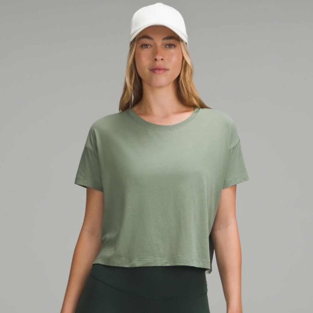 lululemon Cates T-Shirt Grey Eucalyptus . Size 2